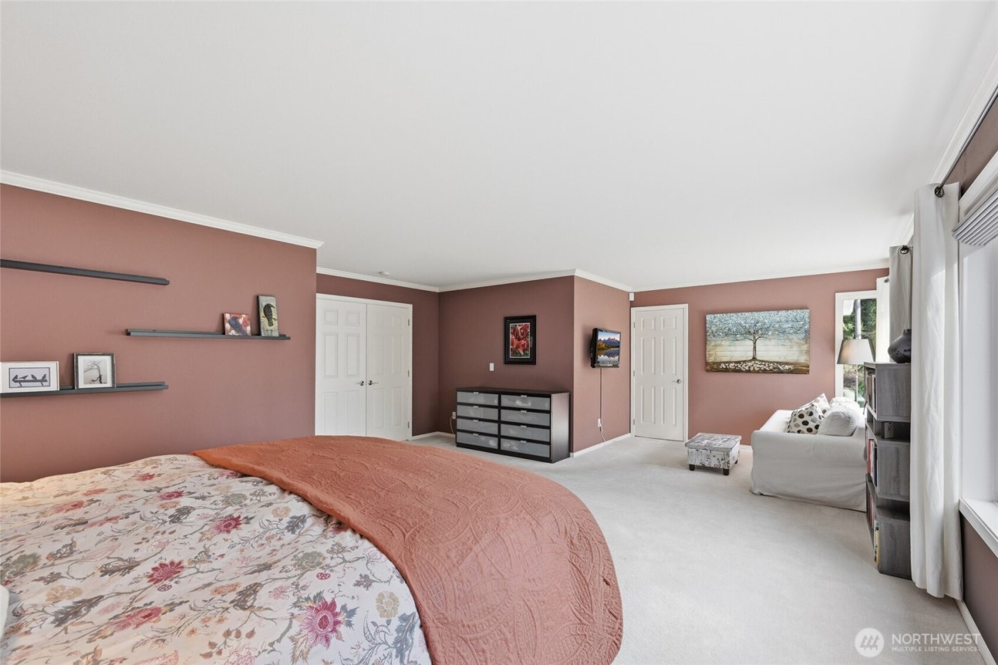 9604 215th Avenue NE, Redmond, WA 98053-7698