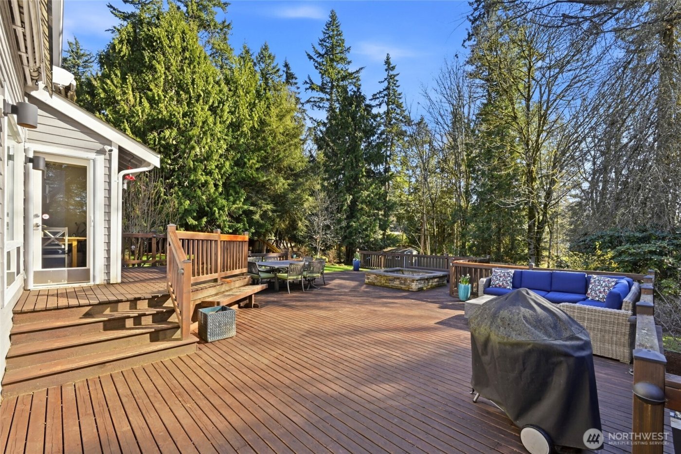 9604 215th Avenue NE, Redmond, WA 98053-7698