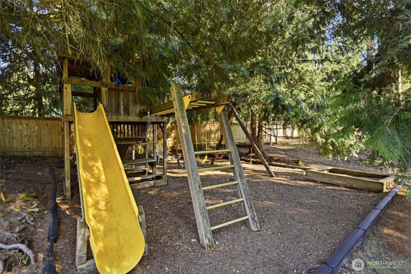 9604 215th Avenue NE, Redmond, WA 98053-7698