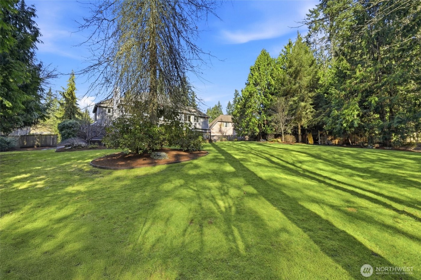 9604 215th Avenue NE, Redmond, WA 98053-7698