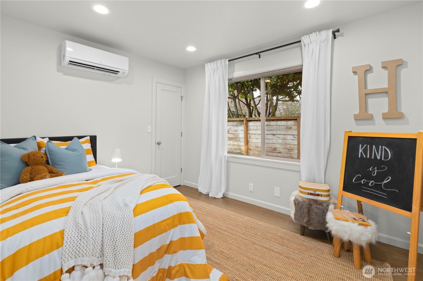 3911 SW Forest Street , Seattle, WA 98116