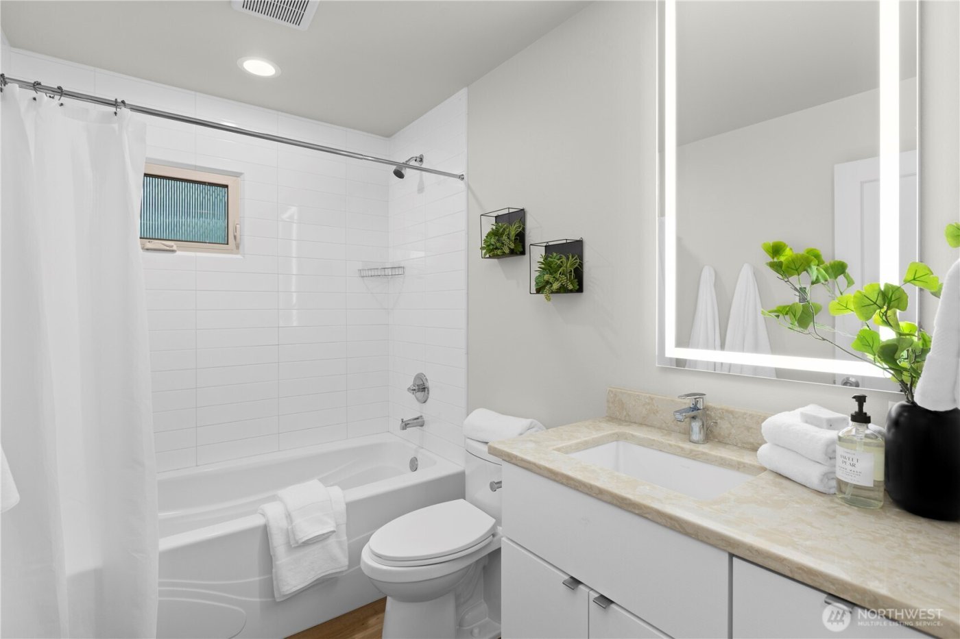 3911 SW Forest Street , Seattle, WA 98116