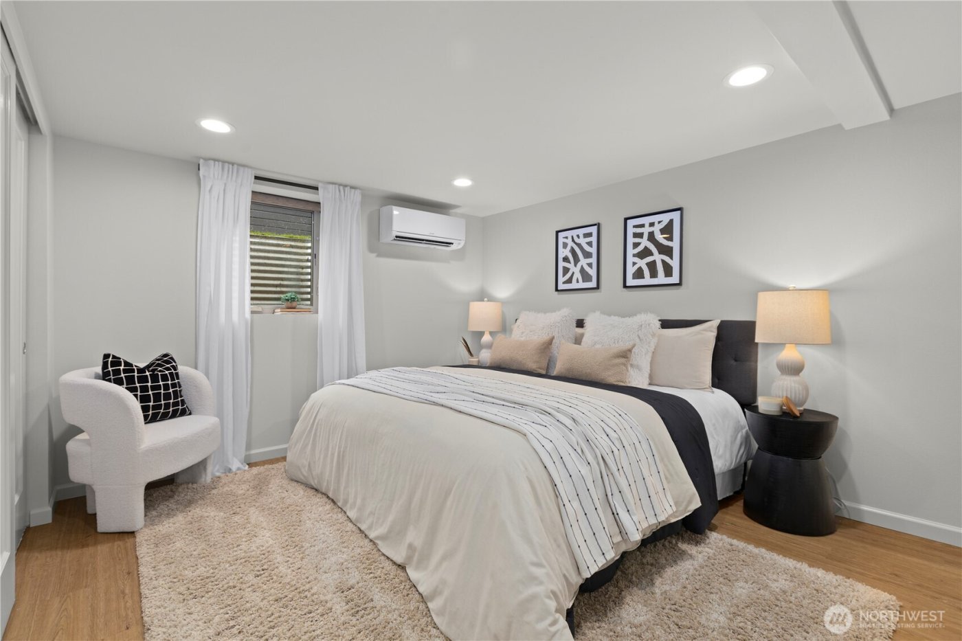 3911 SW Forest Street , Seattle, WA 98116