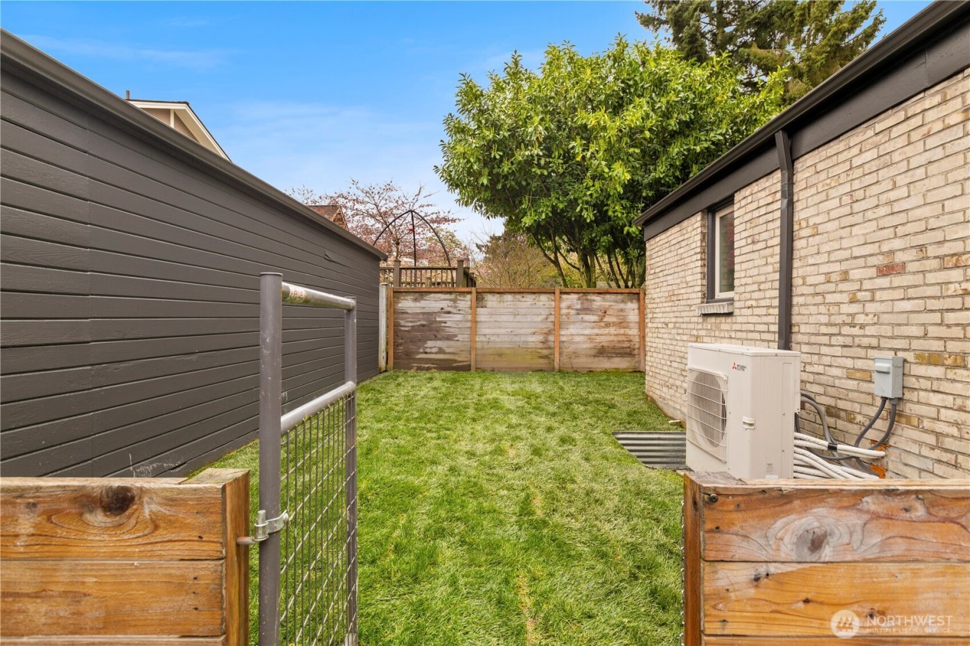 3911 SW Forest Street , Seattle, WA 98116