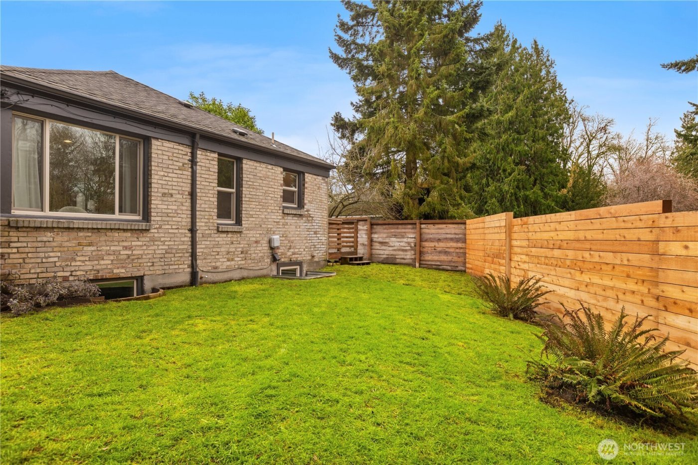 3911 SW Forest Street , Seattle, WA 98116