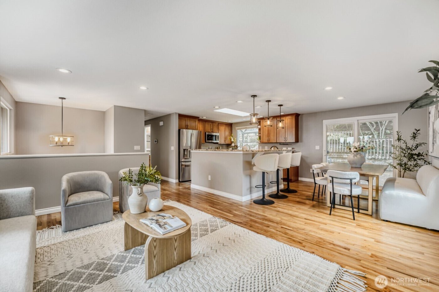 7927 5th Avenue SW, Seattle, WA 98106