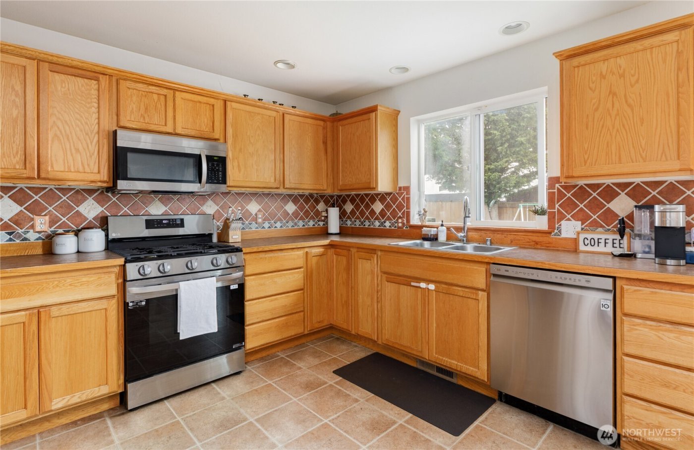 64 SW Festival Court , Oak Harbor, WA 98277