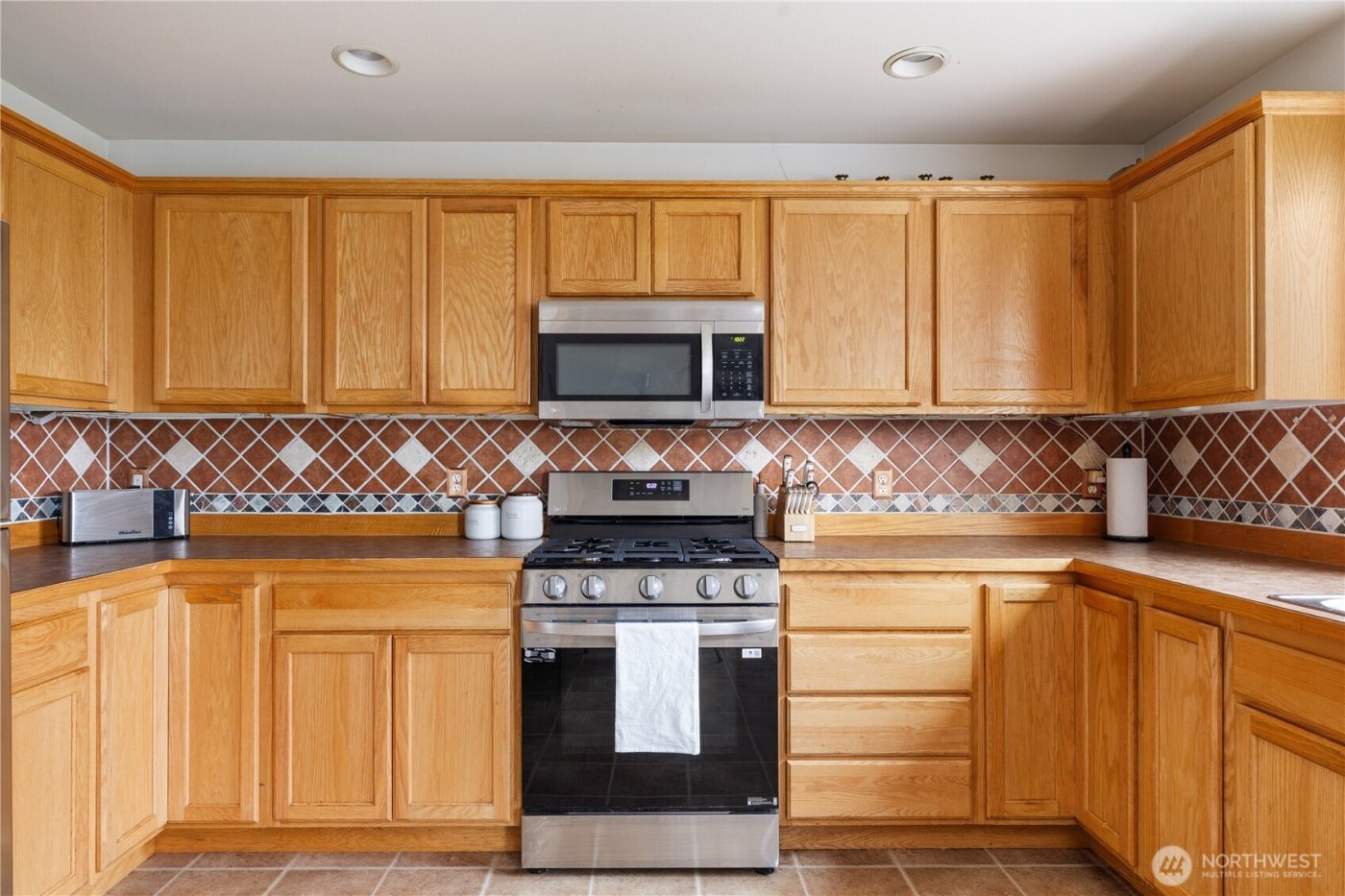 64 SW Festival Court , Oak Harbor, WA 98277