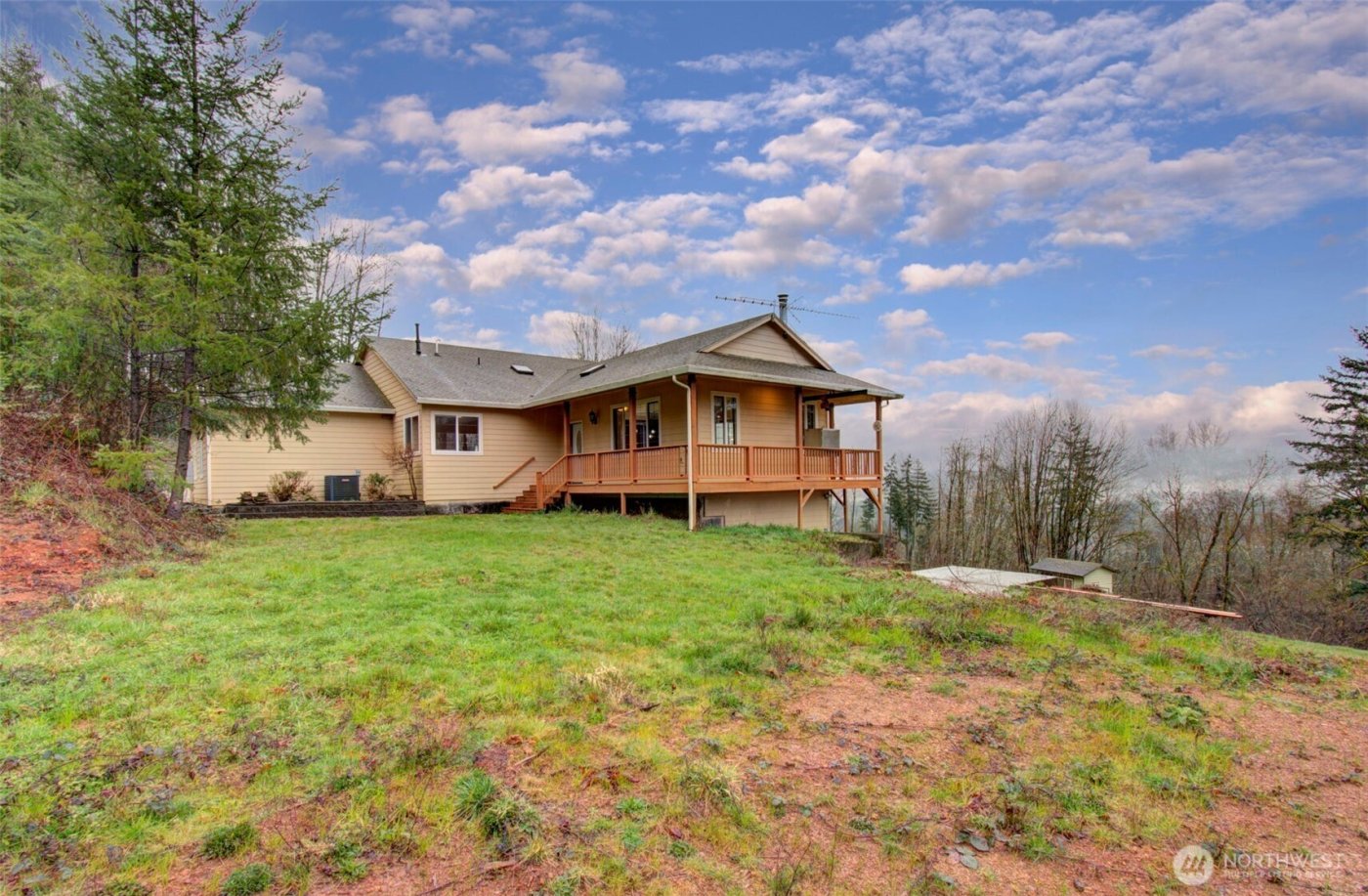 498 Bryant Hill Road , Woodland, WA 98674