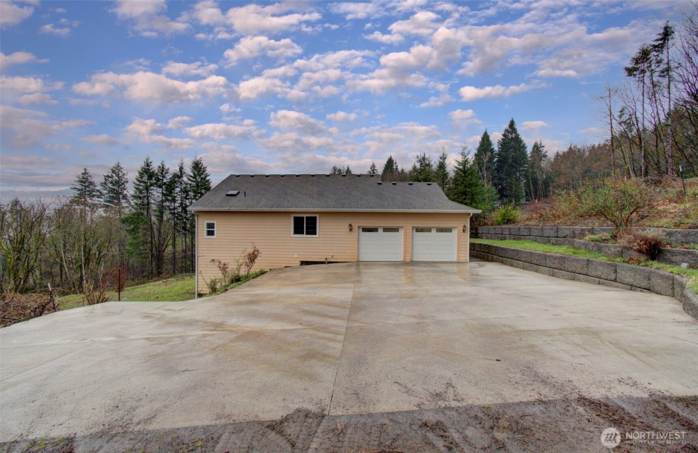 498 Bryant Hill Road , Woodland, WA 98674