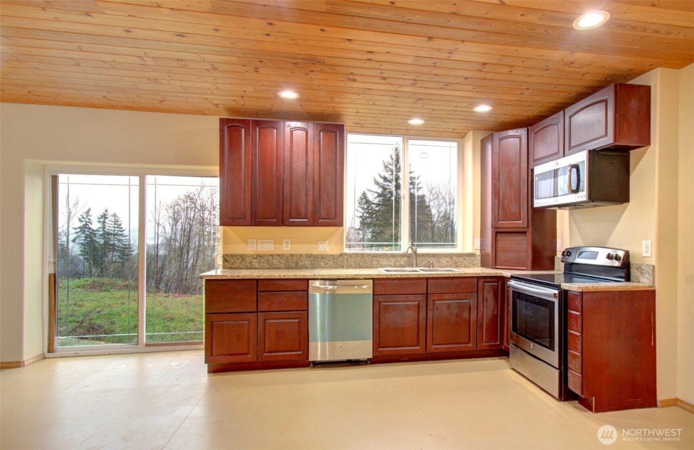 498 Bryant Hill Road , Woodland, WA 98674