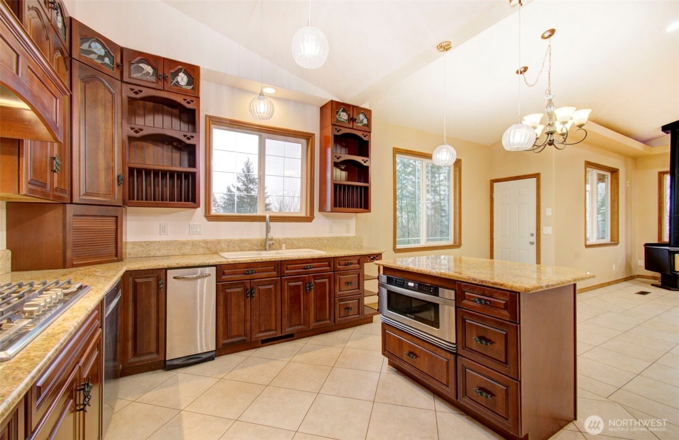 498 Bryant Hill Road , Woodland, WA 98674