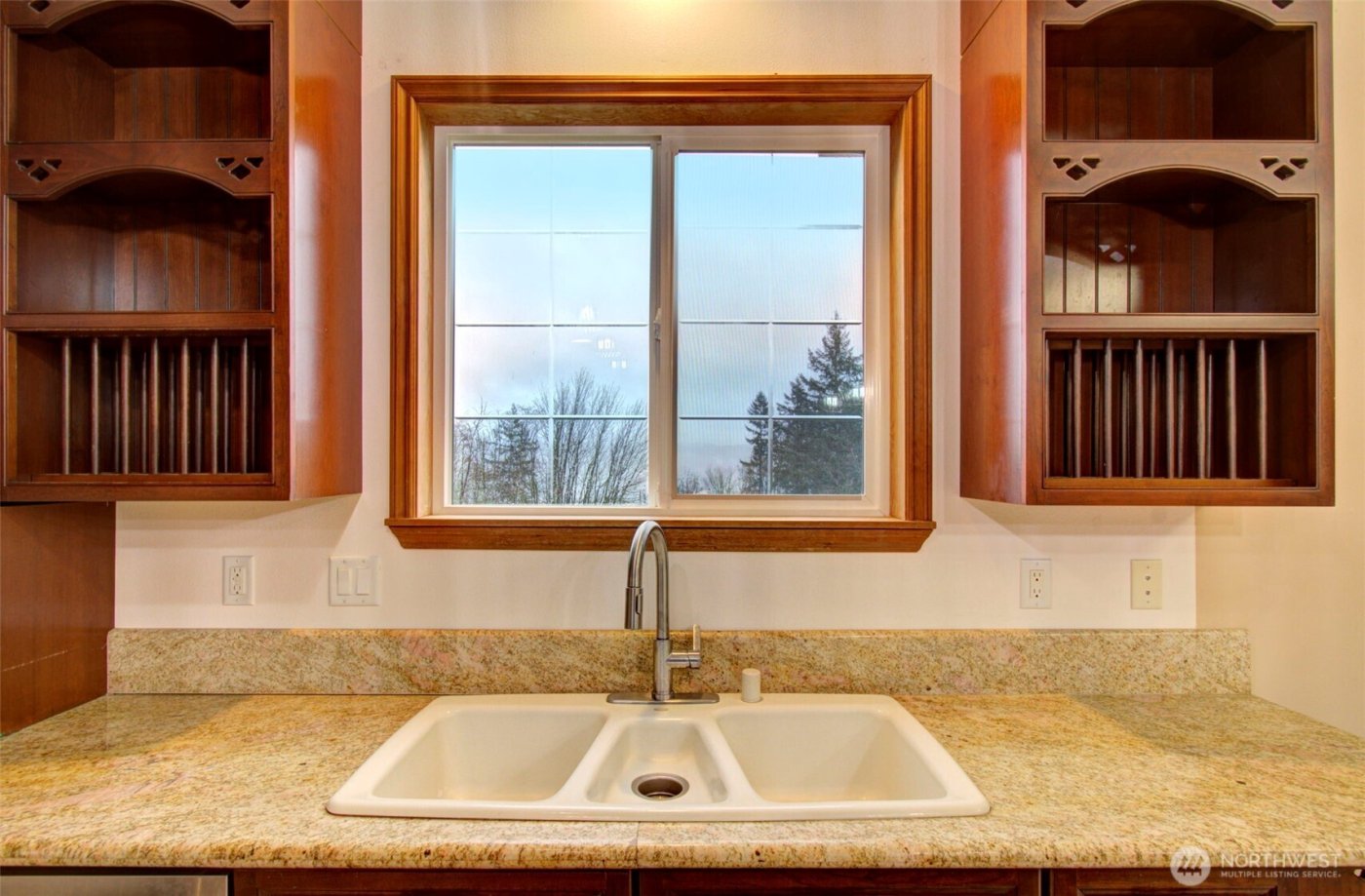 498 Bryant Hill Road , Woodland, WA 98674