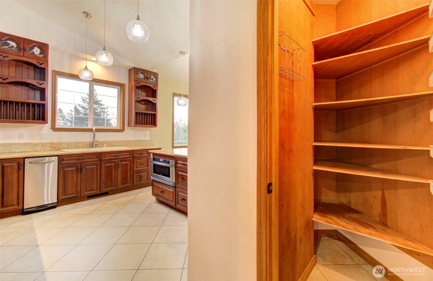 498 Bryant Hill Road , Woodland, WA 98674