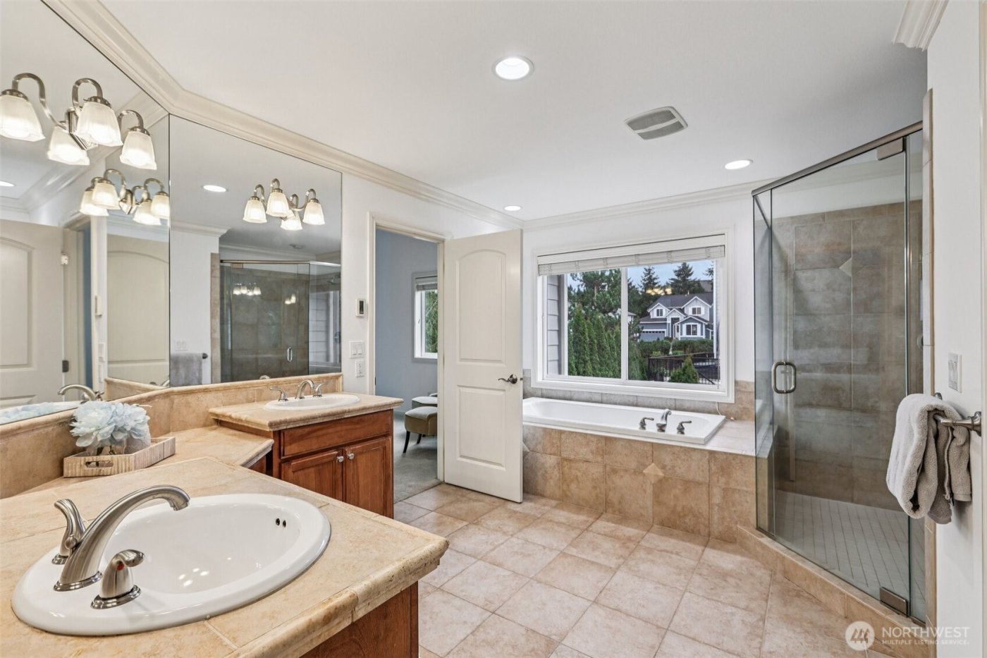 20212 83rd Place NE, Kenmore, WA 98028