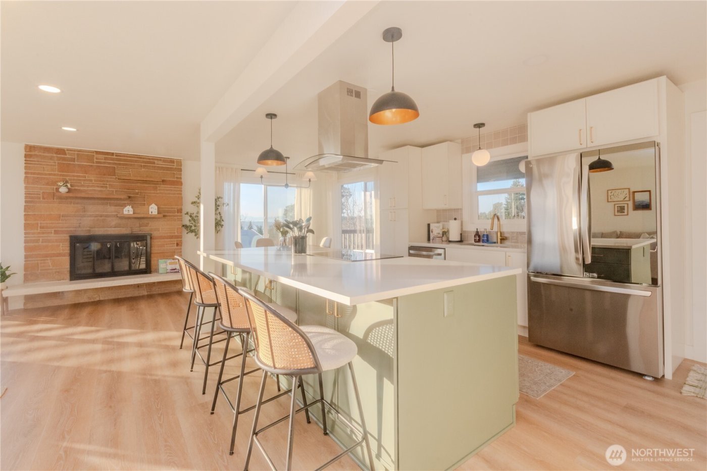 242 SW 186th Street , Normandy Park, WA 98166