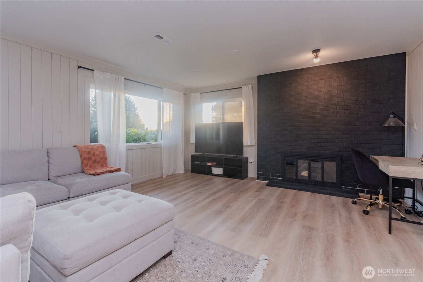 242 SW 186th Street , Normandy Park, WA 98166