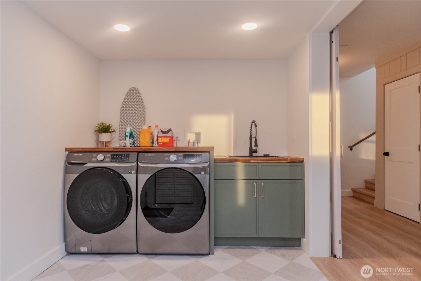 242 SW 186th Street , Normandy Park, WA 98166