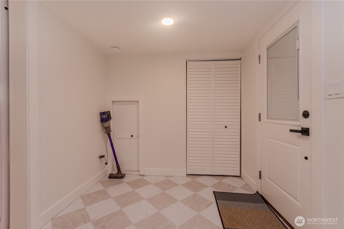 242 SW 186th Street , Normandy Park, WA 98166