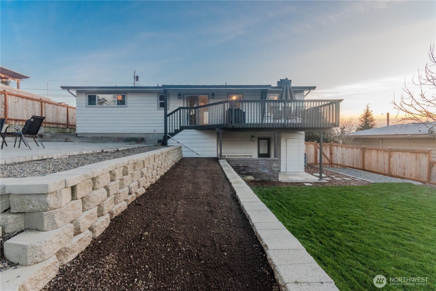 242 SW 186th Street , Normandy Park, WA 98166