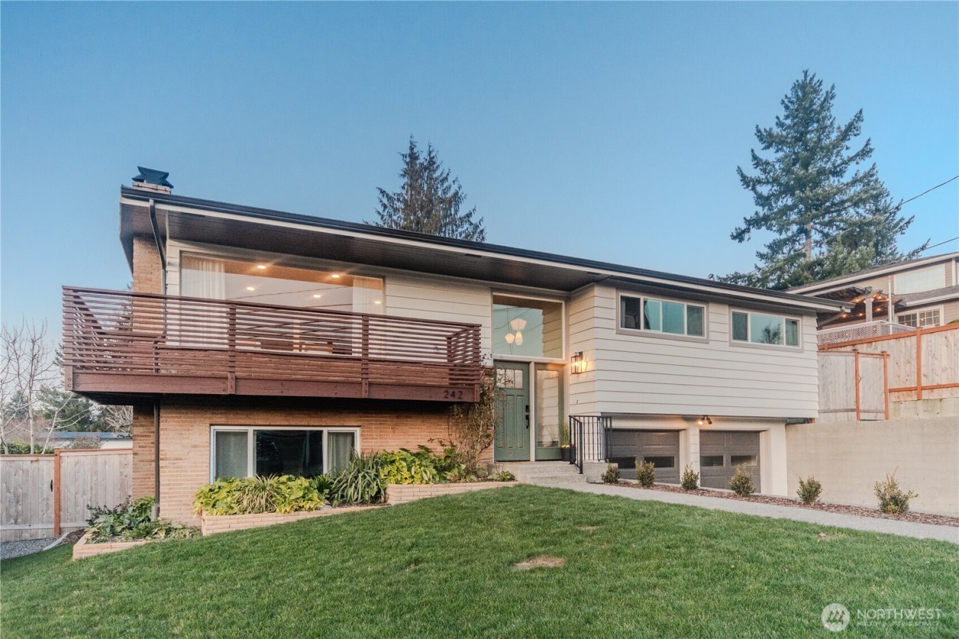 242 SW 186th Street , Normandy Park, WA 98166