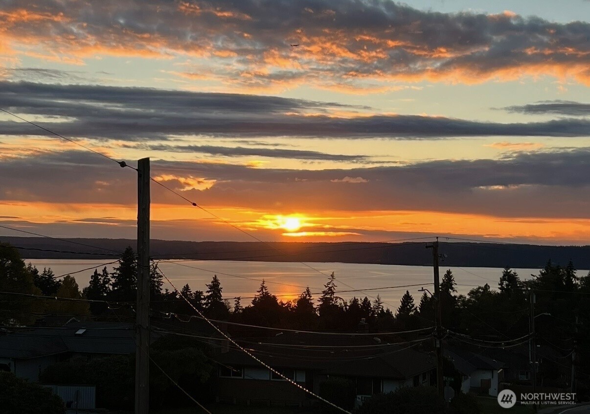 242 SW 186th Street , Normandy Park, WA 98166