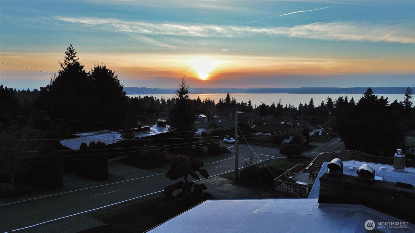 242 SW 186th Street , Normandy Park, WA 98166