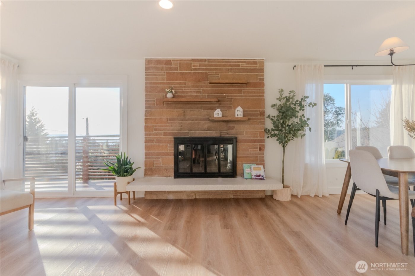 242 SW 186th Street , Normandy Park, WA 98166