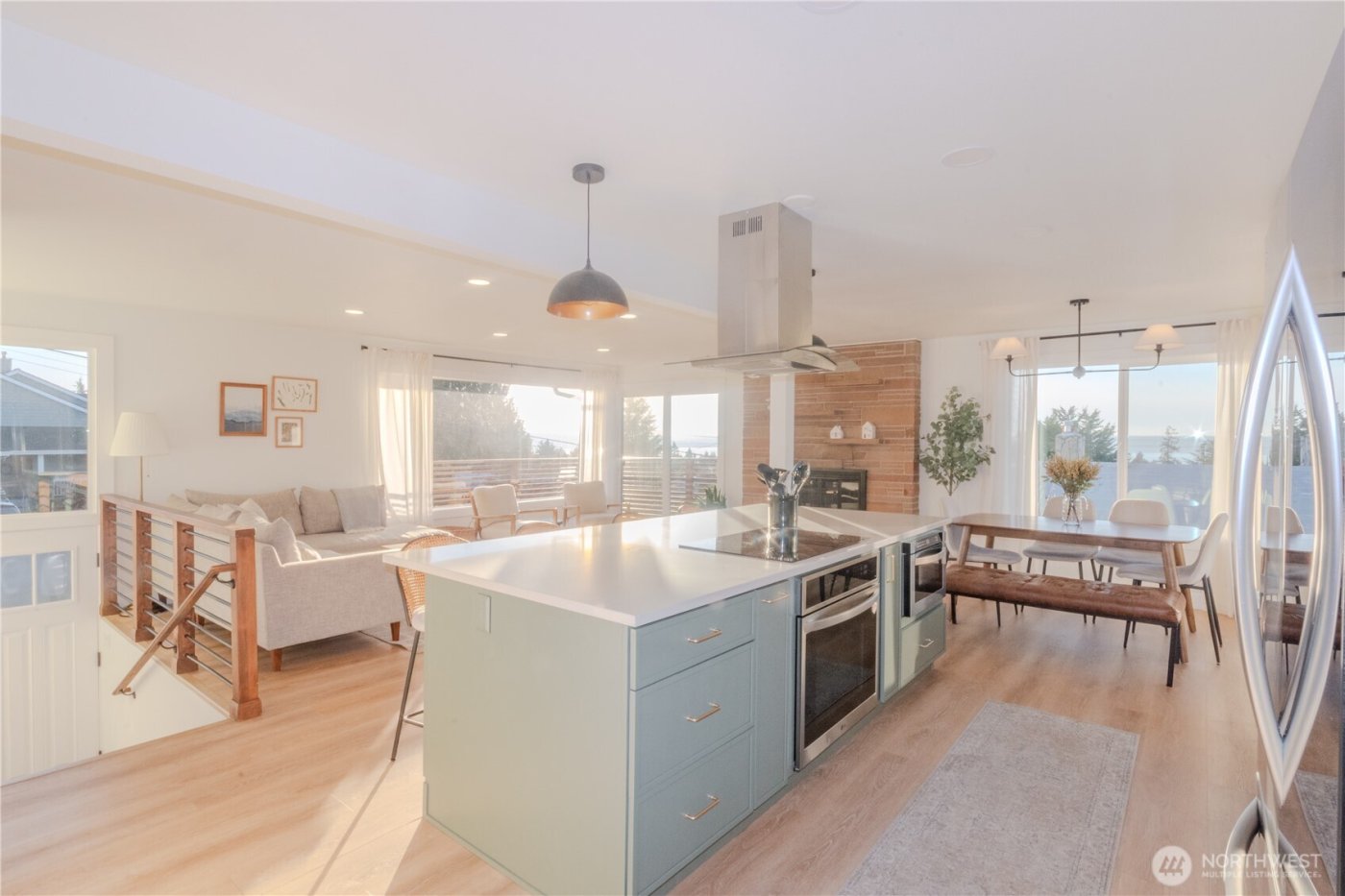 242 SW 186th Street , Normandy Park, WA 98166