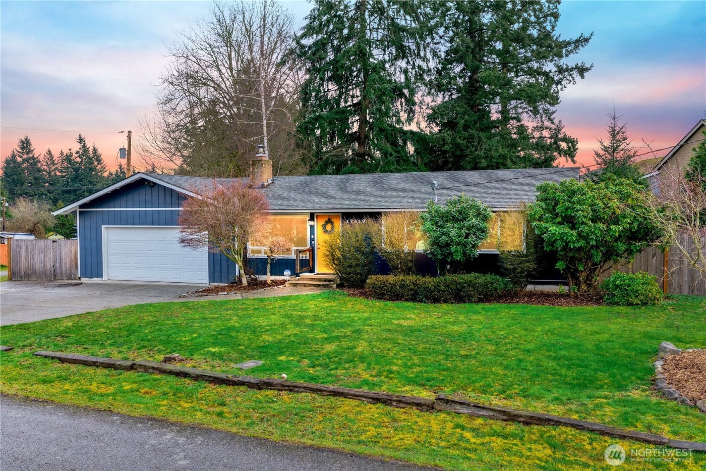 17419 Gravenstein Road , Bothell, WA 98012-9159