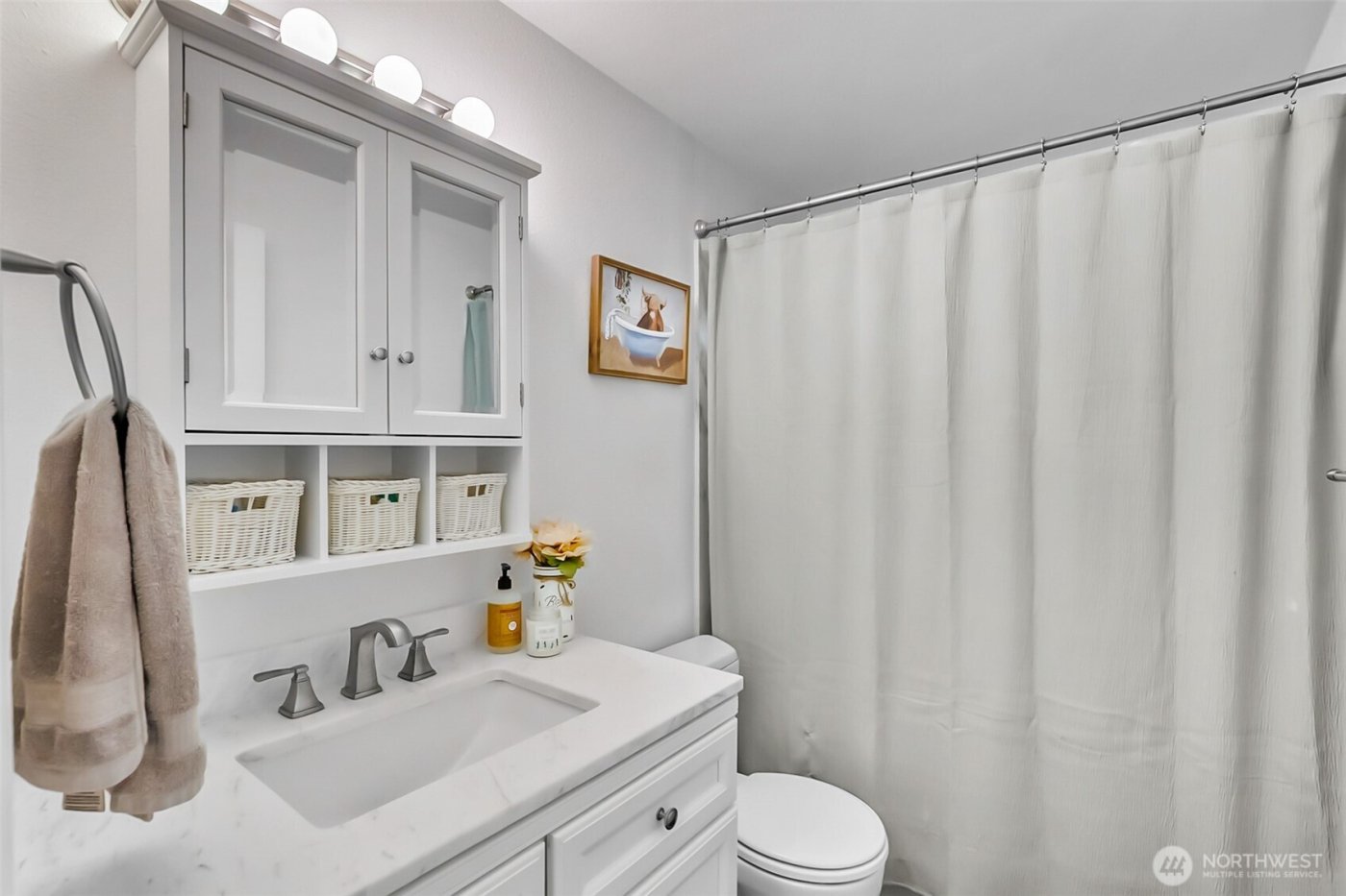 17419 Gravenstein Road , Bothell, WA 98012-9159