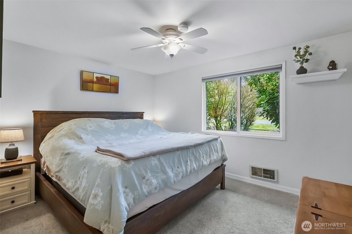 17419 Gravenstein Road , Bothell, WA 98012-9159