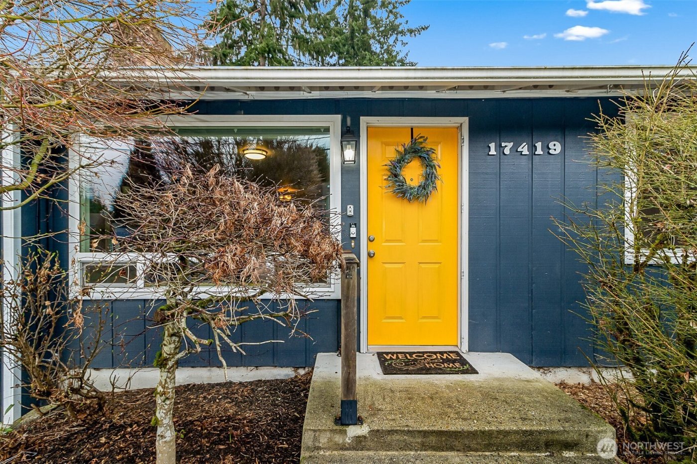 17419 Gravenstein Road , Bothell, WA 98012-9159