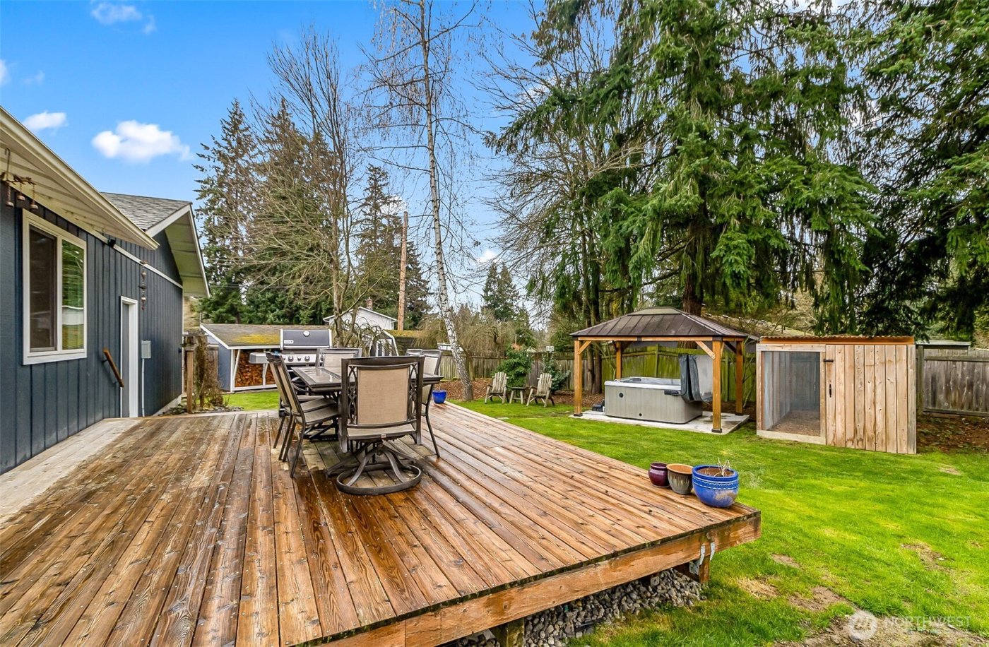 17419 Gravenstein Road , Bothell, WA 98012-9159