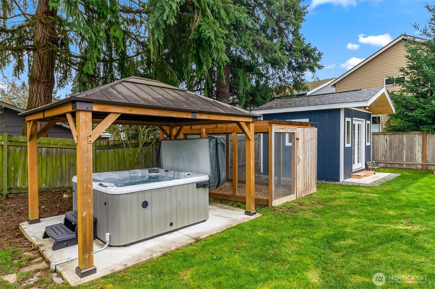 17419 Gravenstein Road , Bothell, WA 98012-9159