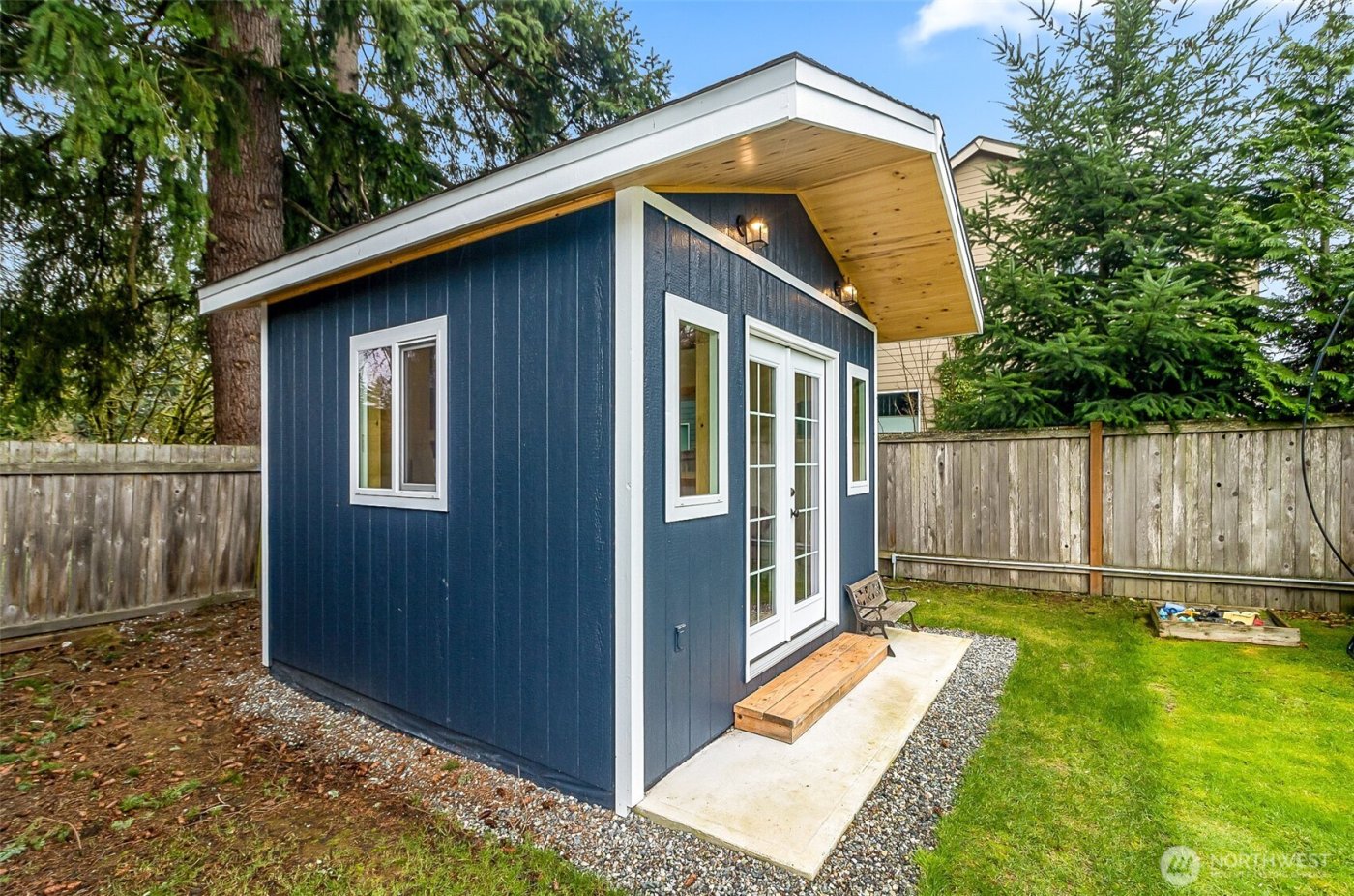 17419 Gravenstein Road , Bothell, WA 98012-9159