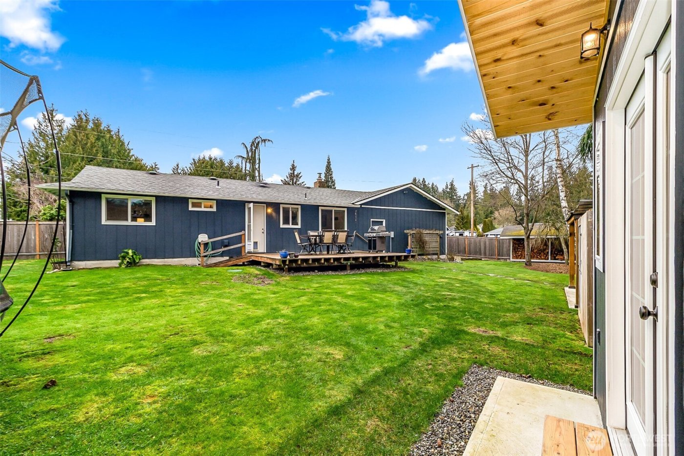 17419 Gravenstein Road , Bothell, WA 98012-9159