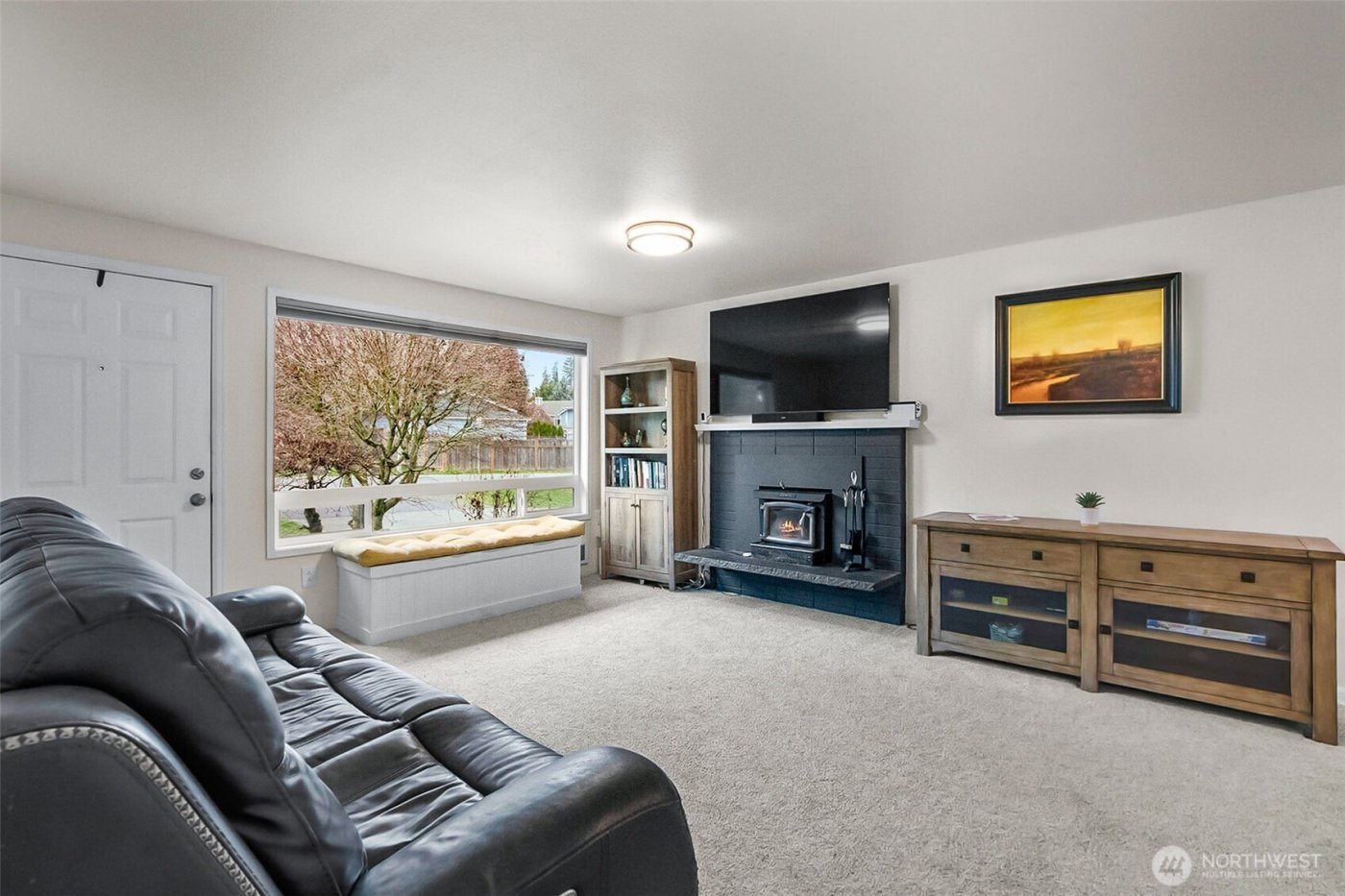 17419 Gravenstein Road , Bothell, WA 98012-9159