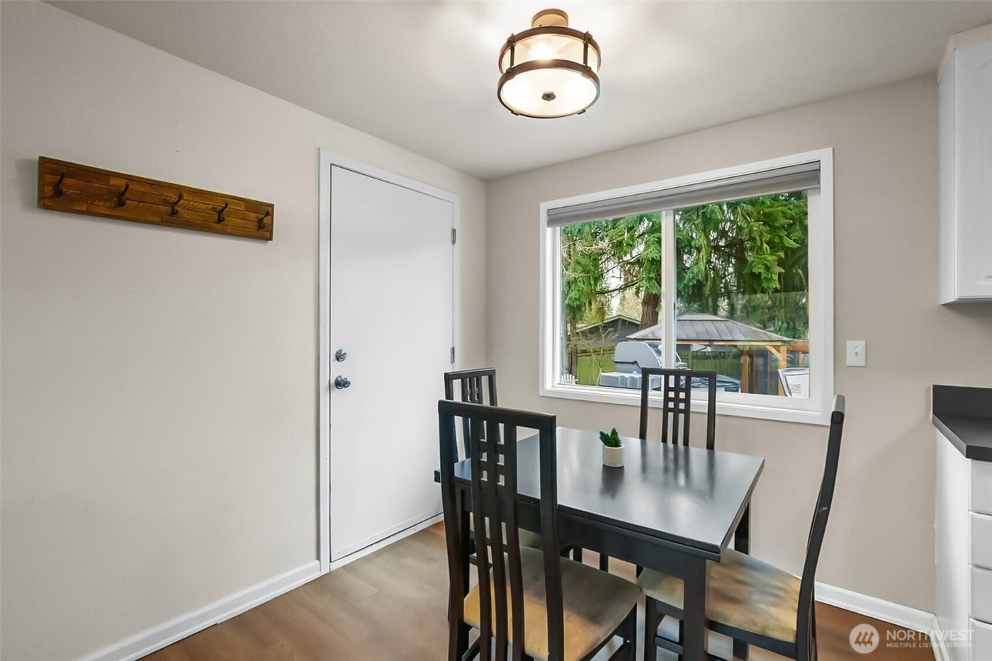 17419 Gravenstein Road , Bothell, WA 98012-9159