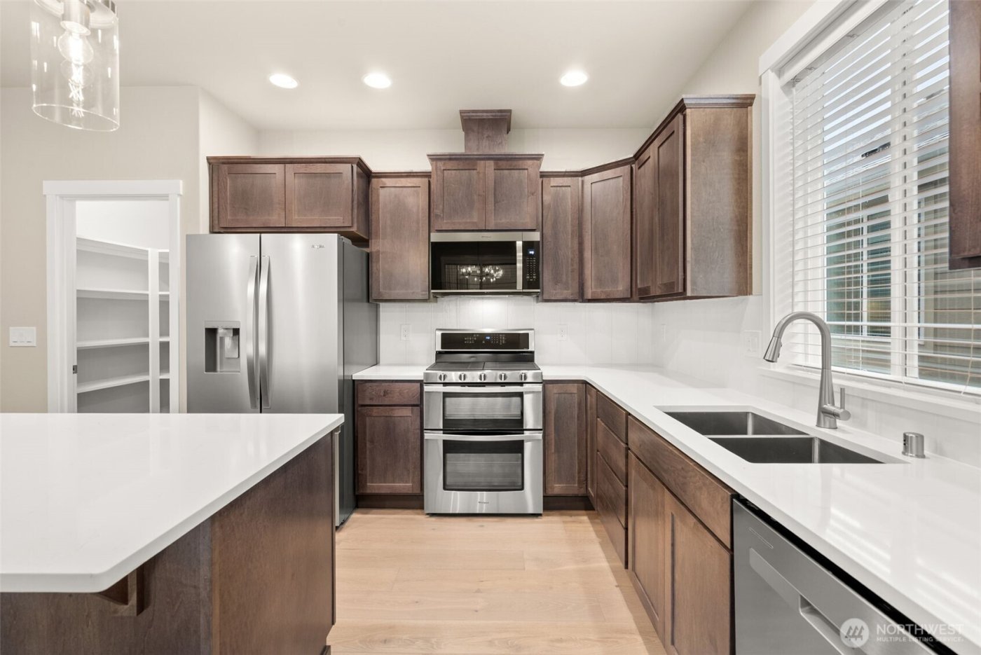 9037 Wyatt Loop SE, Tumwater, WA 98501