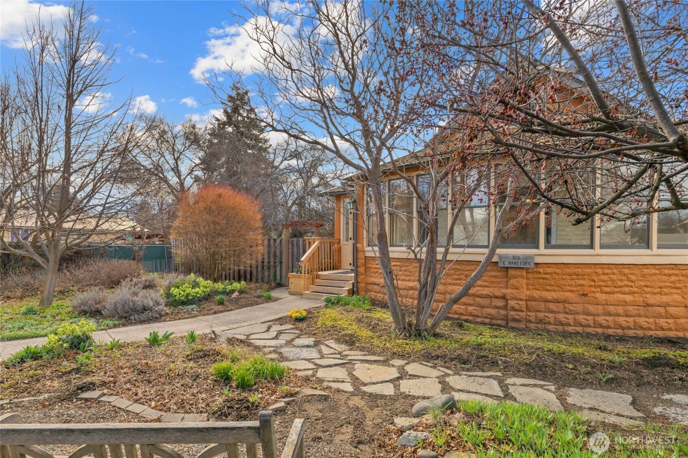 312 E Manitoba Avenue , Ellensburg, WA 98926