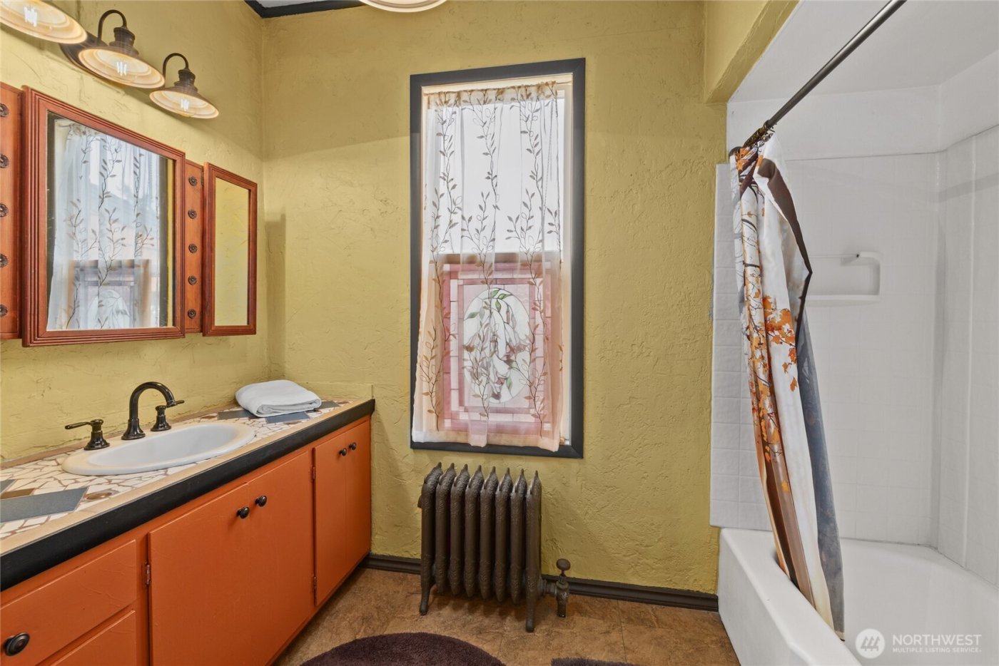 312 E Manitoba Avenue , Ellensburg, WA 98926