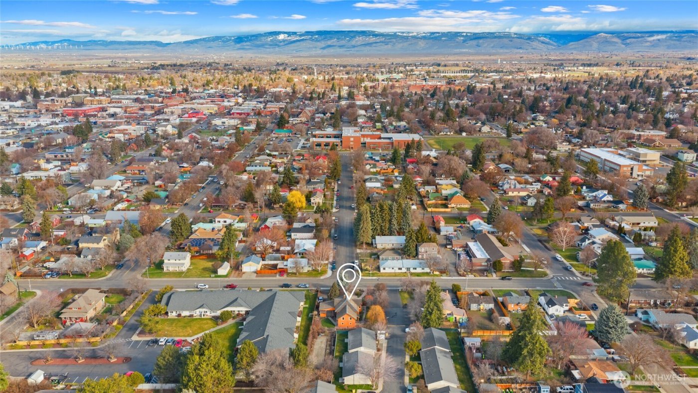 312 E Manitoba Avenue , Ellensburg, WA 98926