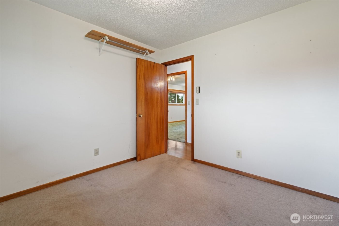 235 9th Street , Washougal, WA 98671