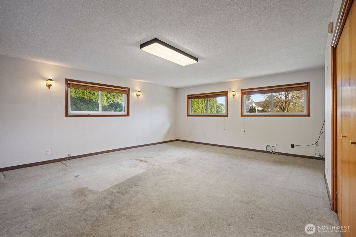 235 9th Street , Washougal, WA 98671