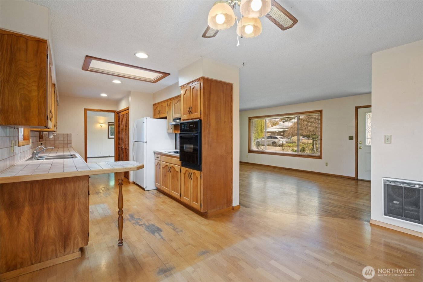 235 9th Street , Washougal, WA 98671