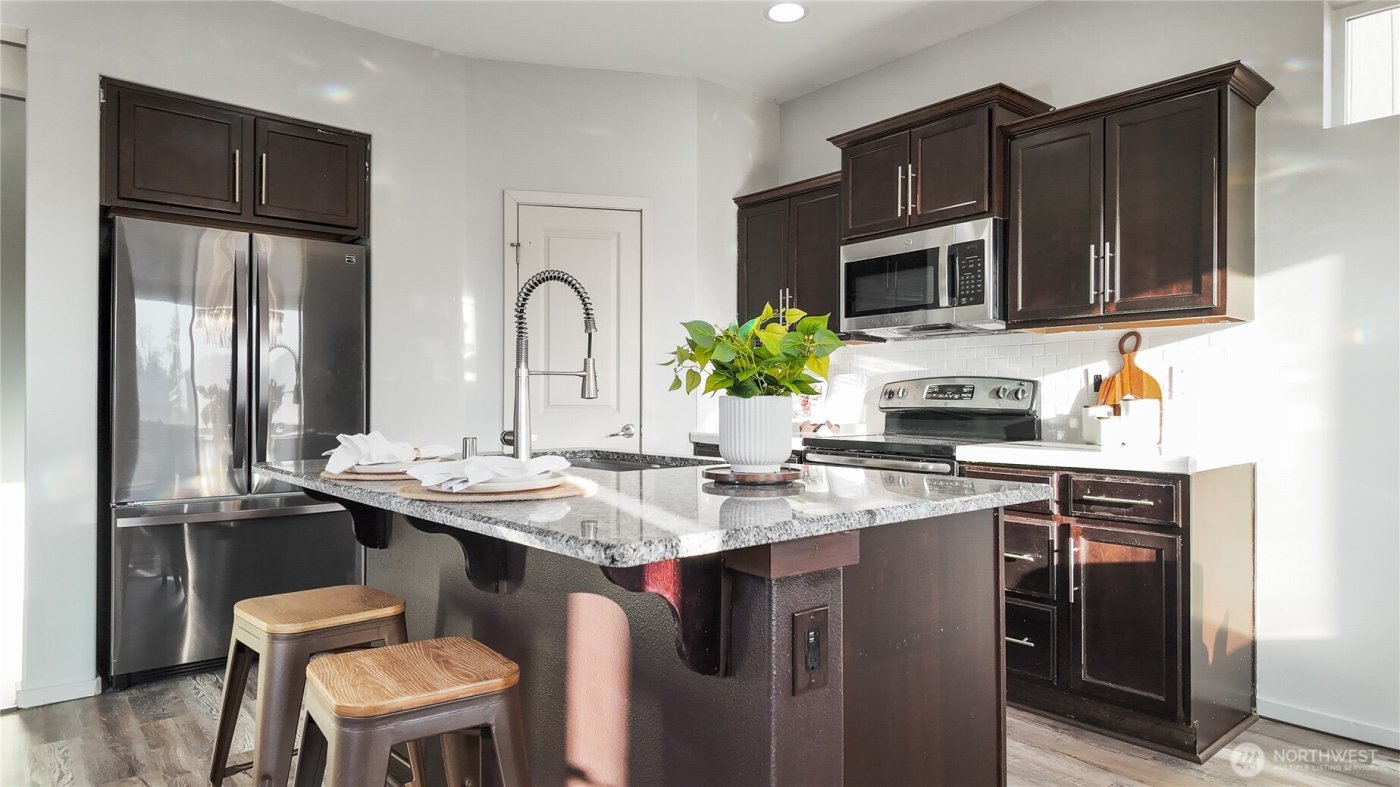 20523 5th Avenue Ct E, Spanaway, WA 98387-7856