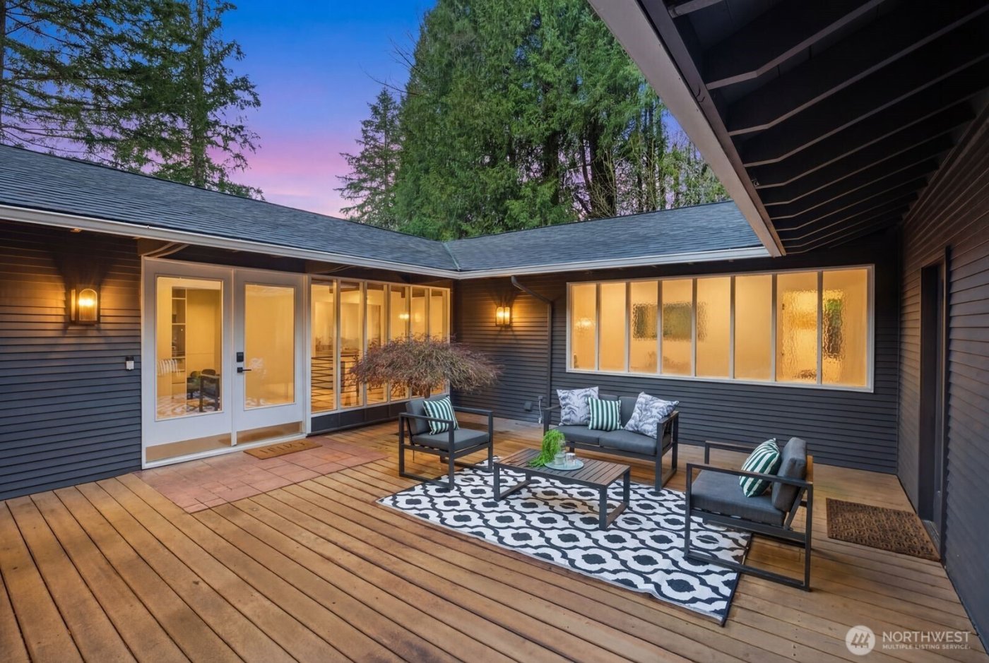 1520 Sycamore Drive SE, Issaquah, WA 98027