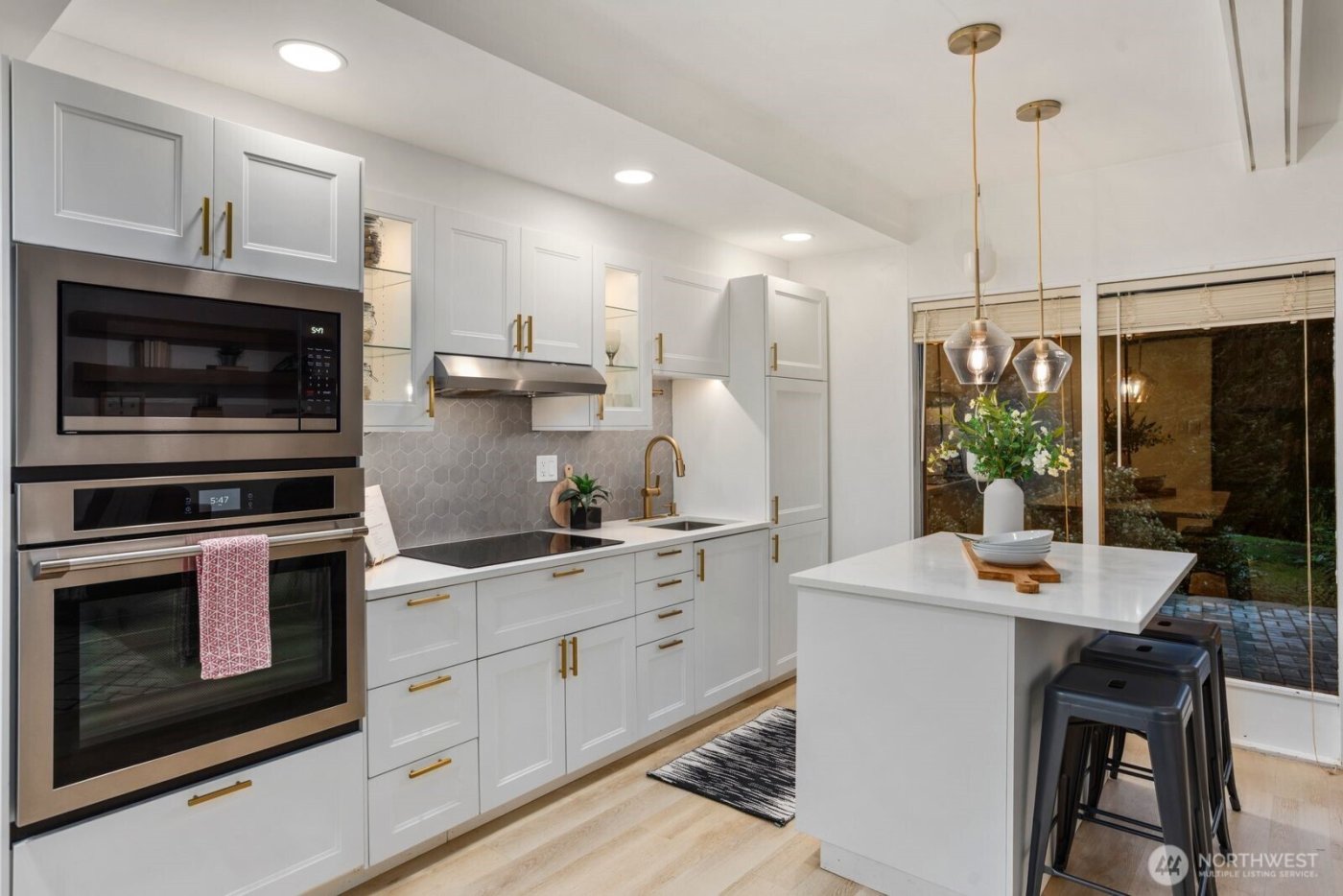 1520 Sycamore Drive SE, Issaquah, WA 98027