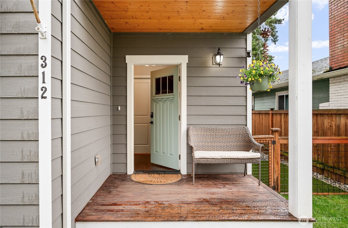 312 S French Avenue , Arlington, WA 98223